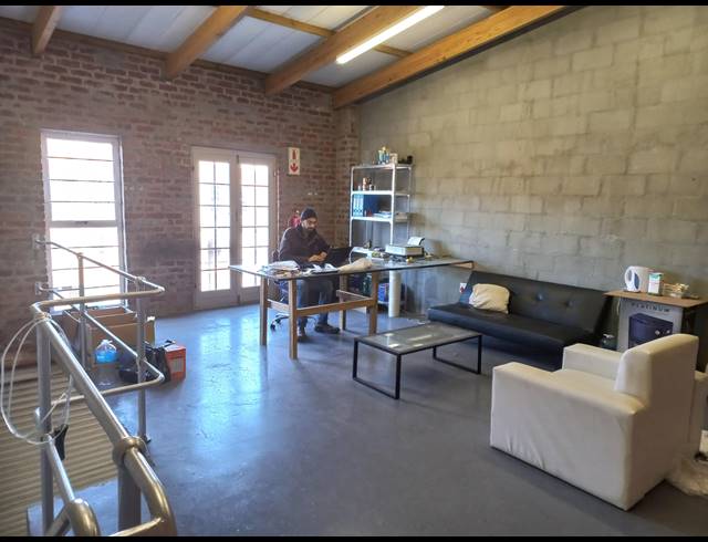 80M² WAREHOUSE TO LET IN MAITLAND